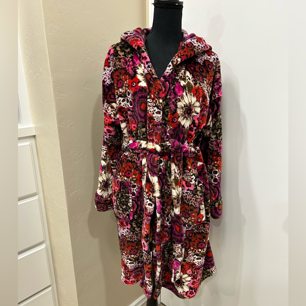 Vera Bradley plush robe- size small.